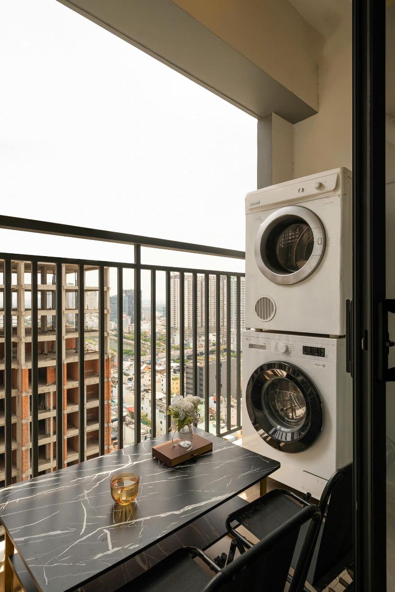 Otis Soho Saigon Balcony Apartment 胡志明市 外观 照片